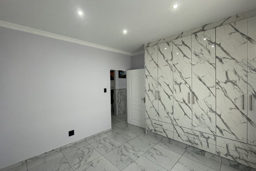 4 Bedroom Property for Sale in Country Club Western Cape